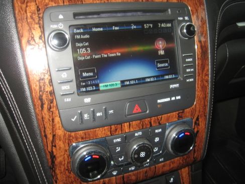 Used 2013 Chevrolet Traverse LT image 12