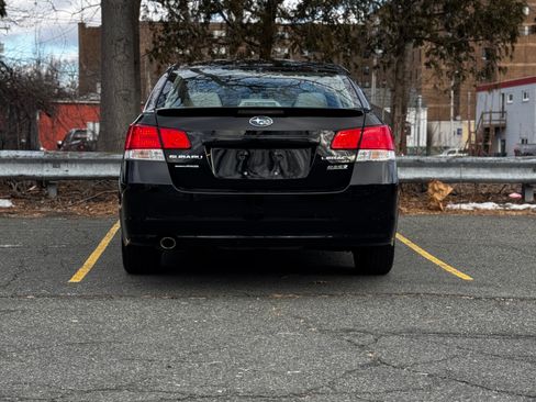 Used 2010 Subaru Legacy 2.5i Limited image 4