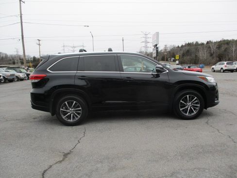Used 2018 Toyota Highlander XLE image 5
