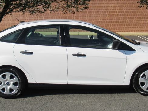 Used 2015 Ford Focus S image 4