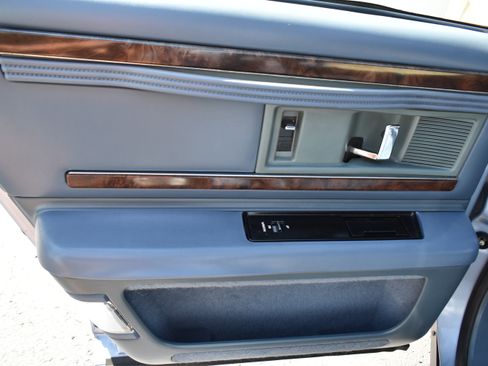 Used 1994 Buick Roadmaster Estate image 37