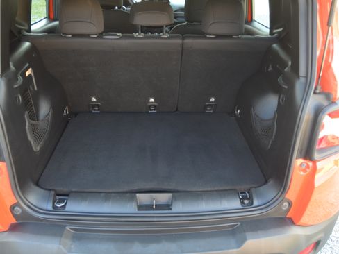 Used 2019 Jeep Renegade 4WD Sport image 20