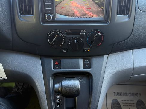 Used 2021 Nissan NV200 SV Van 4D FWD image 12
