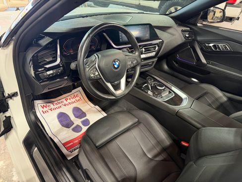Used 2020 BMW Z4 sDrive30i image 2