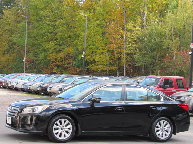 Used 2017 Subaru Legacy 2.5i Premium AWD/4WD image 3
