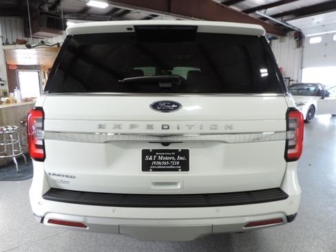 Used 2023 Ford Expedition Limited image 21