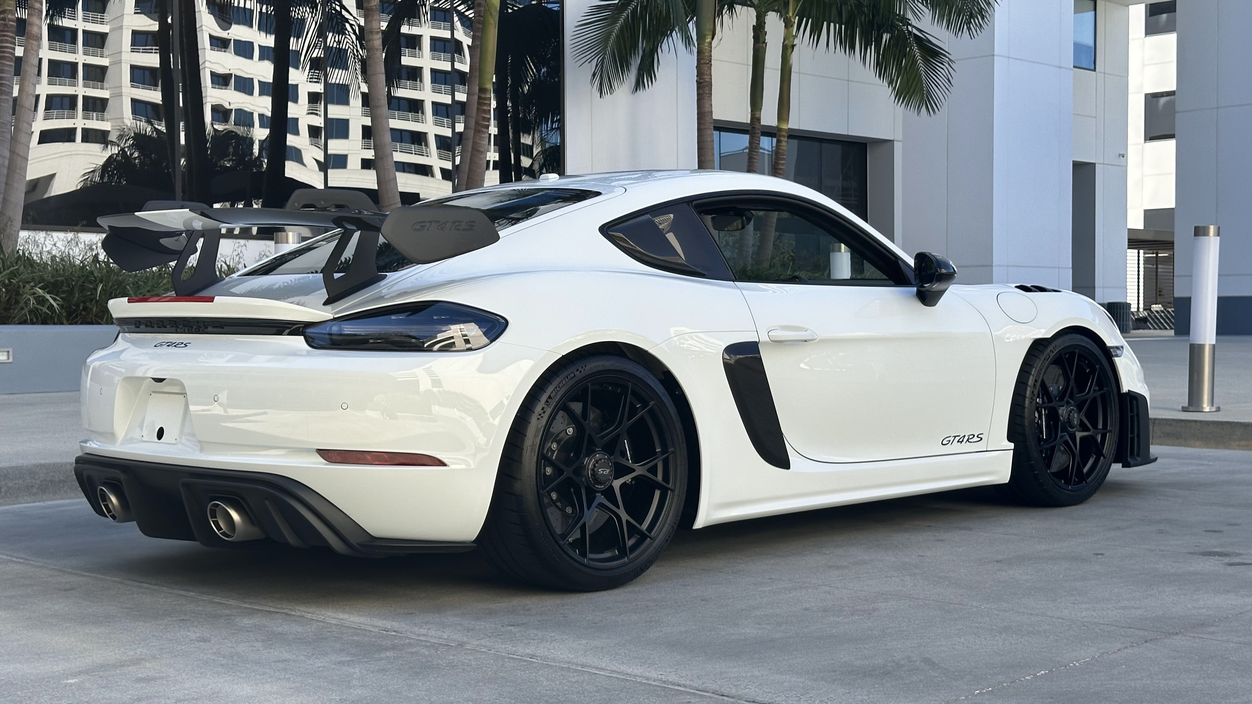 Used 2024 Porsche 718 Cayman GT4 RS RWD image 41