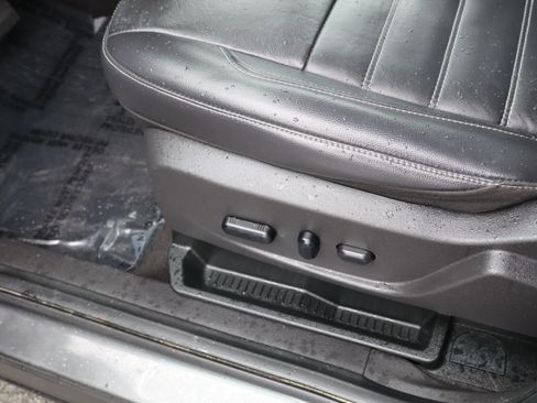 Used 2019 Ford Escape Titanium image 18