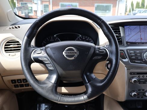 Used 2019 Nissan Pathfinder SL image 20