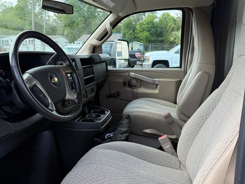 Used 2016 Chevrolet Express 3500 image 11