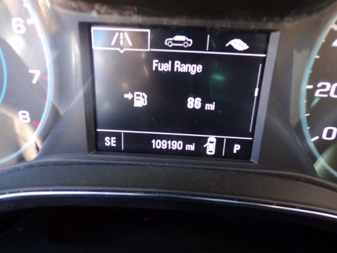 Used 2017 Chevrolet Cruze LT image 12