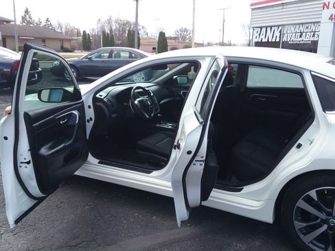 Used 2017 Nissan Altima 2.5 SR image 15