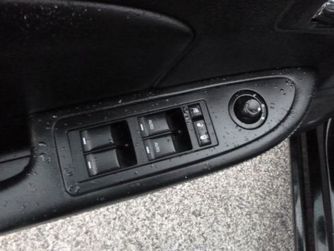 Used 2014 Chrysler 200 Limited image 15