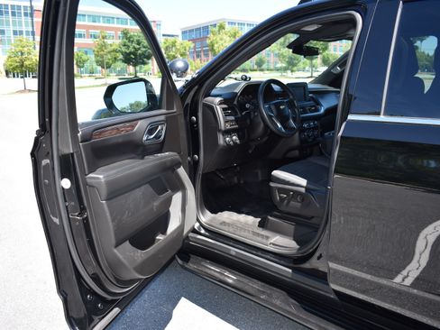 Used 2023 Chevrolet Tahoe 4WD image 17