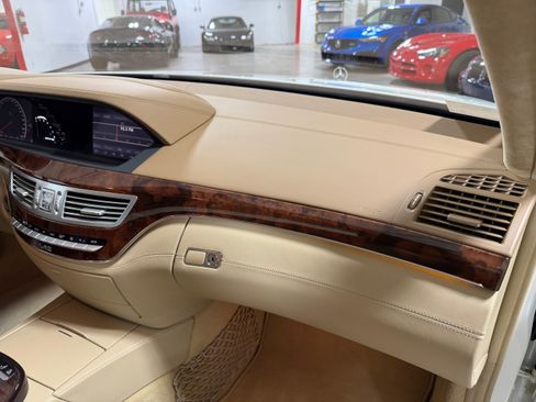 Used 2009 Mercedes-Benz S 65 AMG Sedan image 24