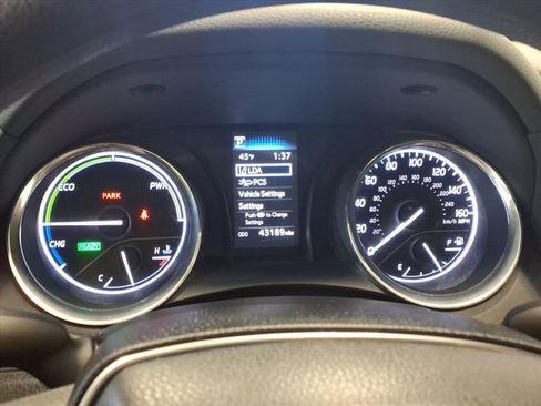 Used 2020 Toyota Camry LE image 11