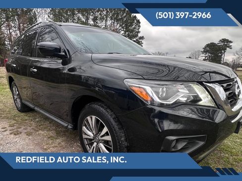 Used 2019 Nissan Pathfinder SE image 1