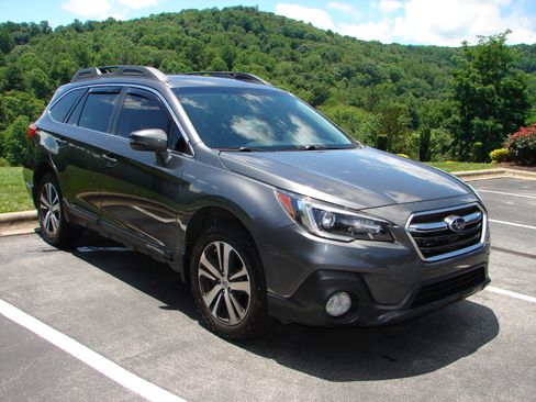 Used 2019 Subaru Outback 3.6R Limited AWD/4WD image 16