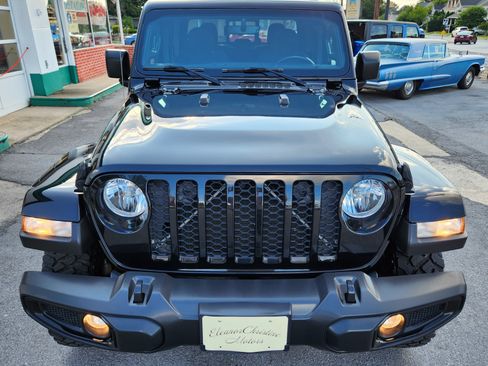 Used 2021 Jeep Gladiator Sport AWD/4WD image 3