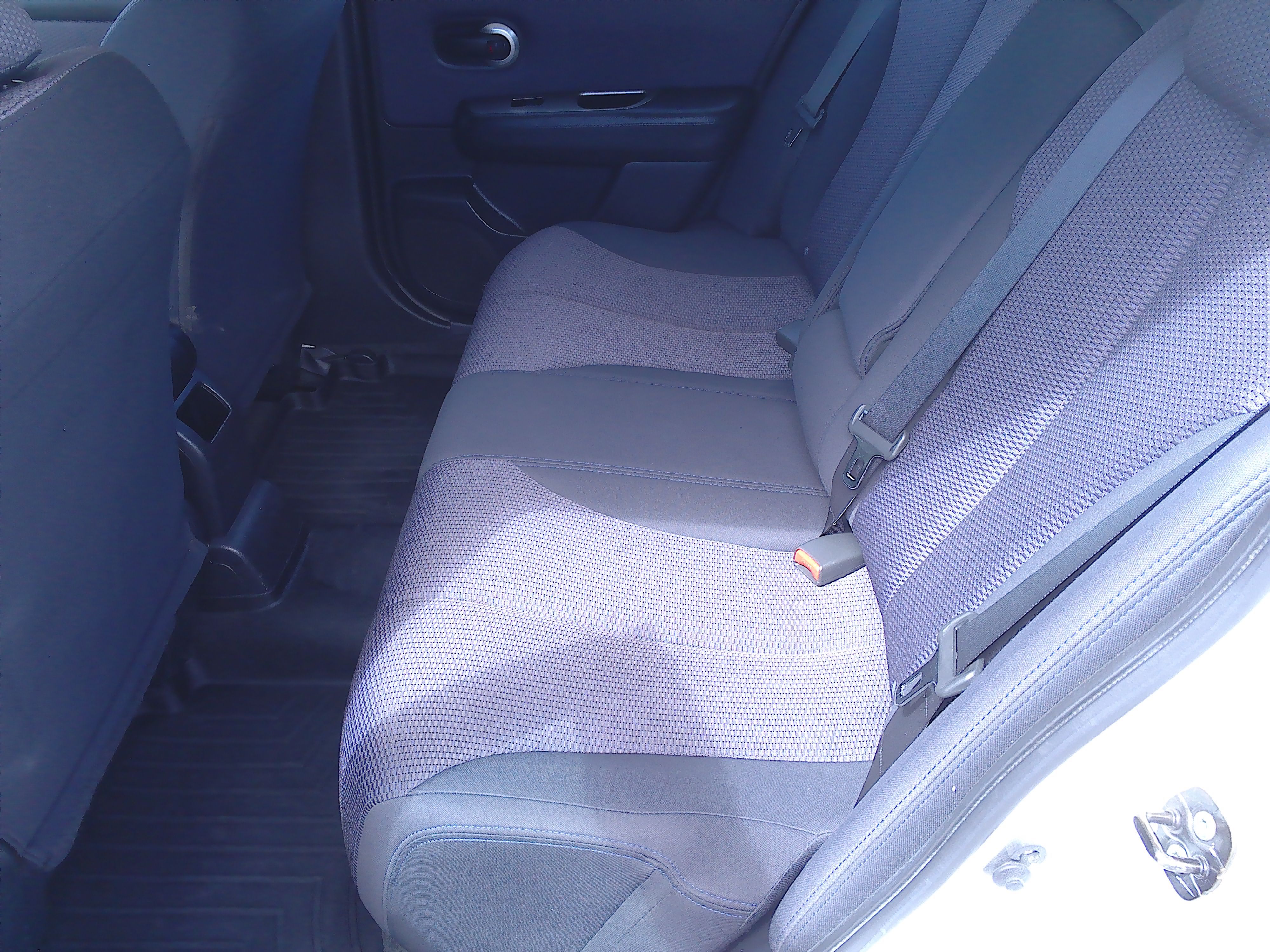 Used 2007 Nissan Versa 1.8 S FWD image 8