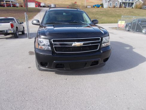 Used 2011 Chevrolet Avalanche LS image 4