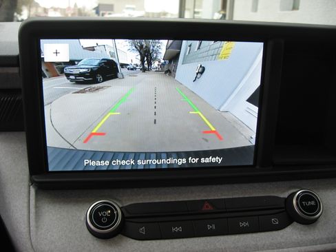 Used 2022 Ford Maverick XLT image 14