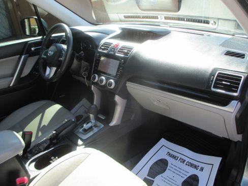 Used 2017 Subaru Forester 2.5i Limited image 4