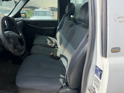 Used 2003 Chevrolet Silverado 2500 2WD Regular Cab image 18