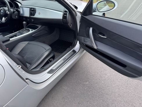 Used 2006 BMW Z4 3.0i image 14