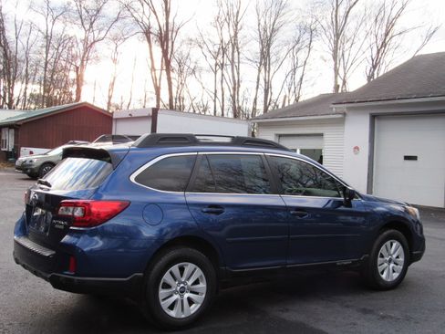 Used 2016 Subaru Outback 2.5i Premium image 10