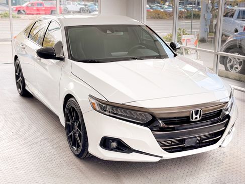 Used 2021 Honda Accord Sport image 1