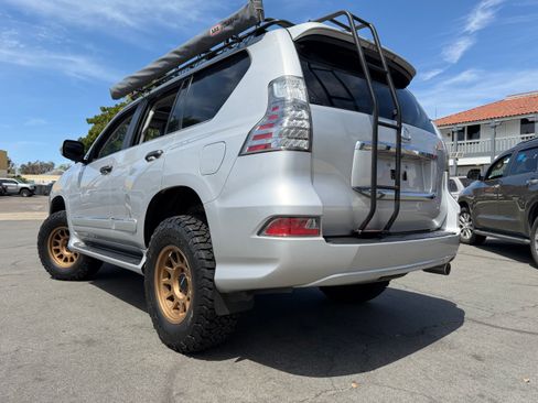 Used 2014 Lexus GX 460 image 11