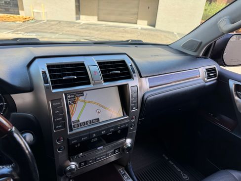 Used 2017 Lexus GX 460 Luxury image 33