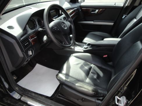 Used 2011 Mercedes-Benz GLK 350 4MATIC image 7