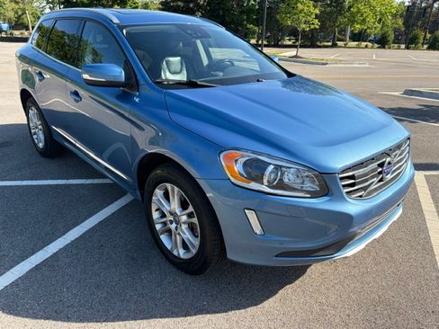 Used 2015 Volvo XC60 AWD T5 Platinum image 2