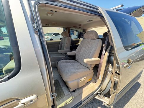 Used 2001 Toyota Sienna LE FWD image 23