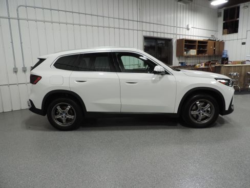 Used 2023 BMW X1 xDrive28i image 12