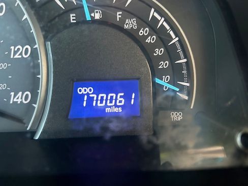 Used 2015 Toyota Camry LE image 7