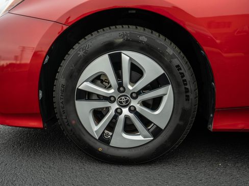 Used 2016 Toyota Prius image 41