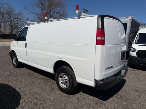 Used 2020 Chevrolet Express 3500 image 3