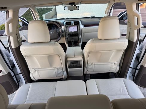 Used 2011 Lexus GX 460 image 30