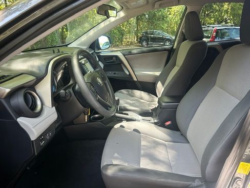 Used 2015 Toyota RAV4 AWD LE image 19