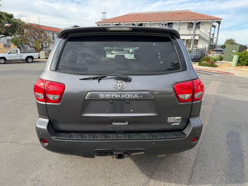 Used 2017 Toyota Sequoia SR5 image 7