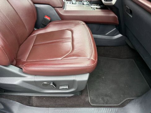 Used 2023 Ford Expedition 4WD Limited image 28