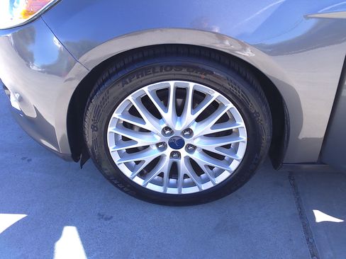 Used 2012 Ford Focus SEL Hatchback FWD image 36
