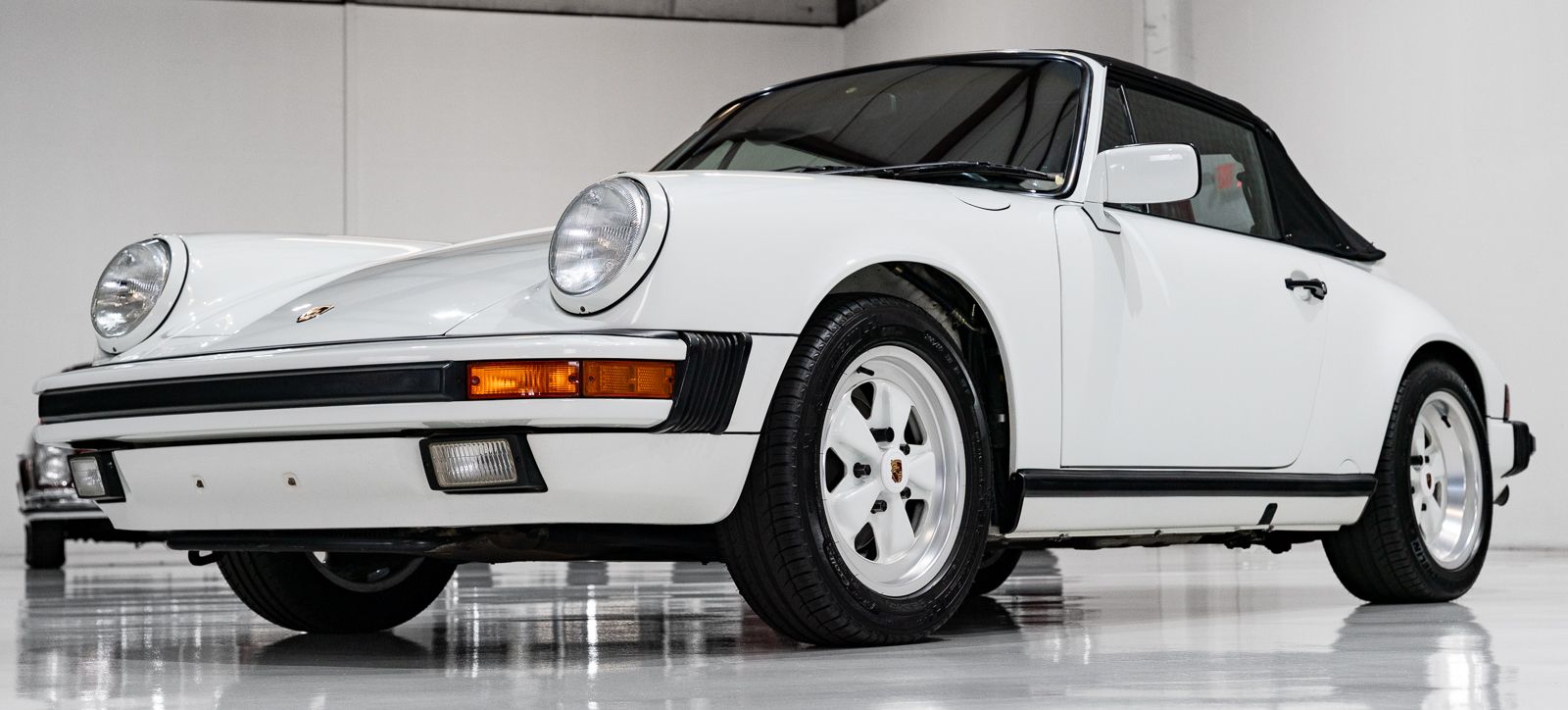 Used 1989 Porsche 911 Carrera Cabriolet RWD image 36