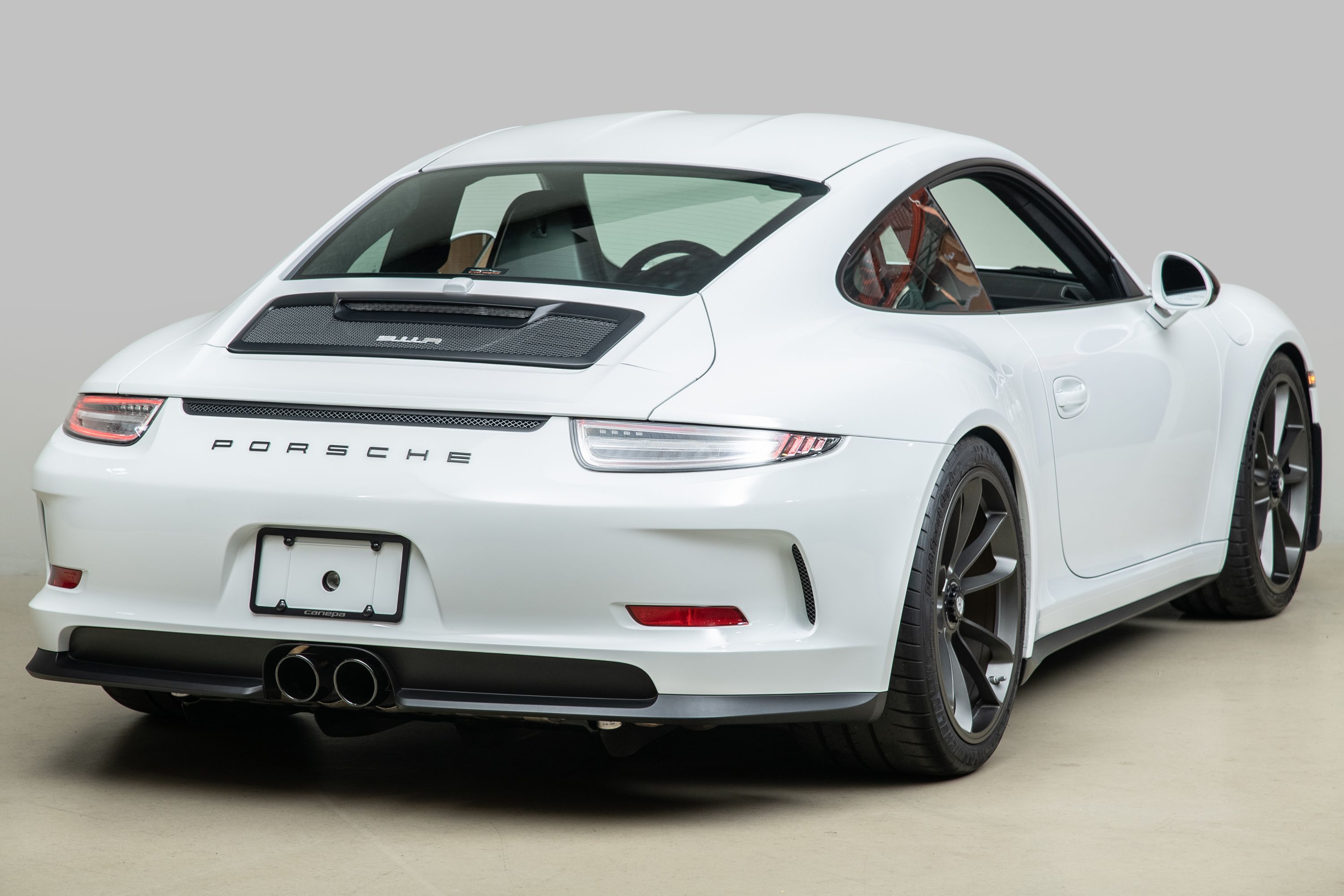 Used 2016 Porsche 911 R RWD image 8