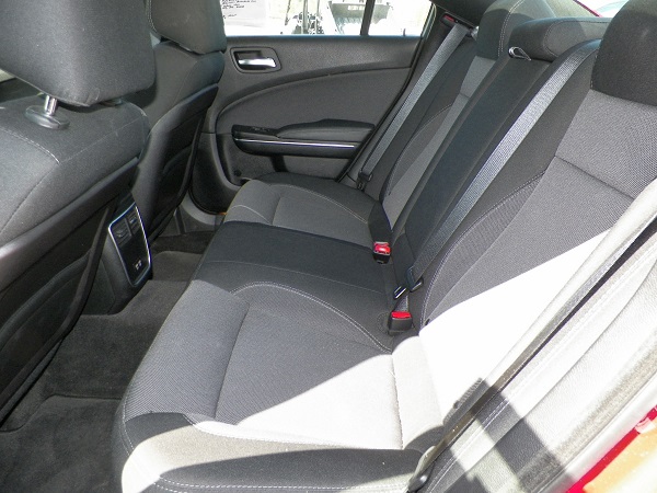 Used 2016 Dodge Charger SE RWD image 9