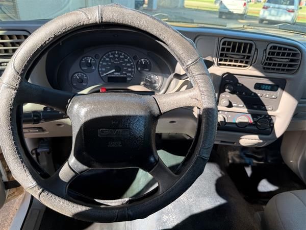 Used 2003 GMC Sonoma SL RWD image 8