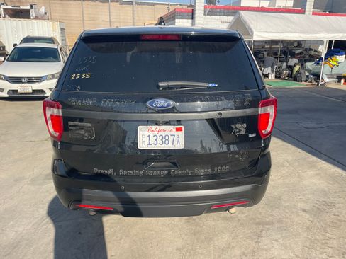 Used 2017 Ford Explorer image 3